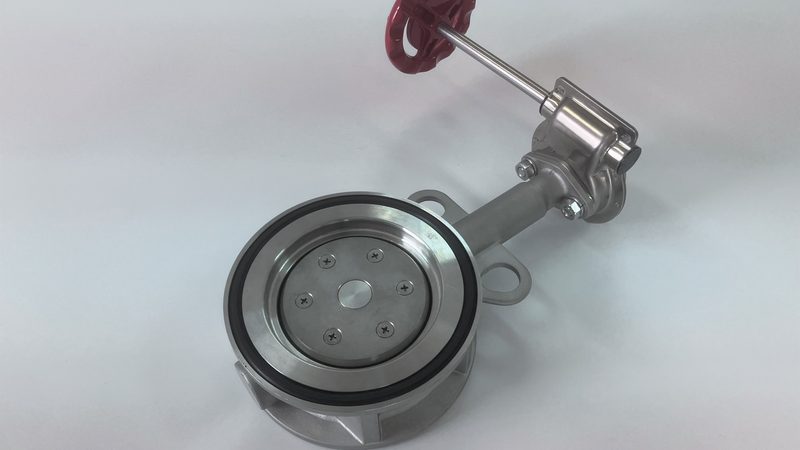 以某知名品牌A和某新兴品牌B为例，从以下几个方面进行对比：